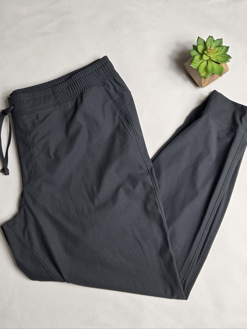 NWT Eddie Bauer Men's The Switch Joggers, Size XXL